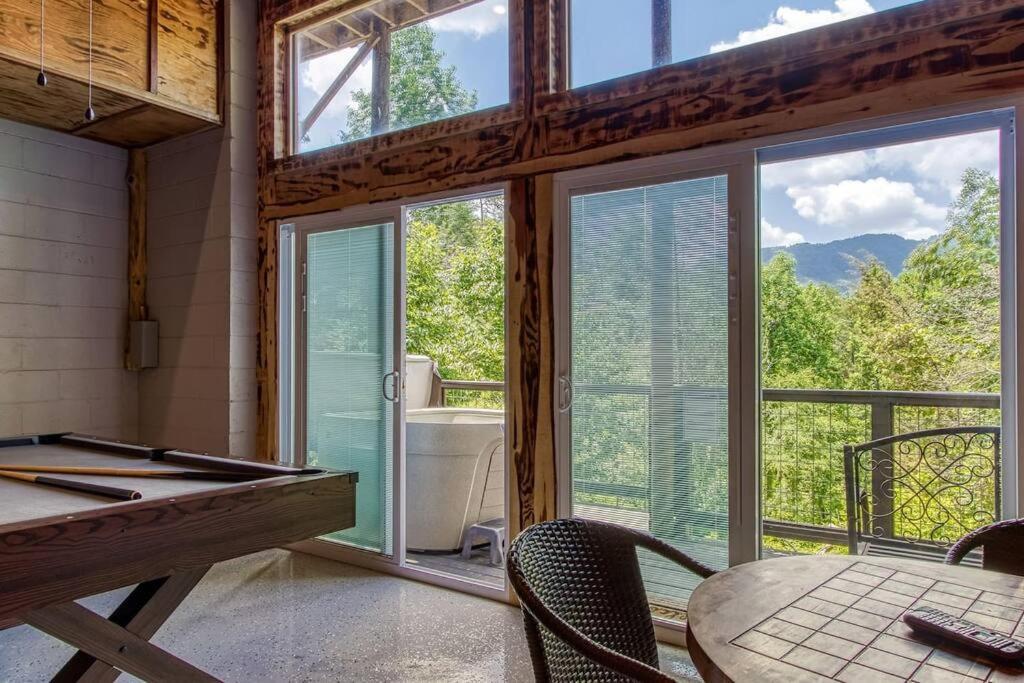 塞维尔维尔The Log Castle~Stunning Mountain Views~Hot Tub别墅 外观 照片